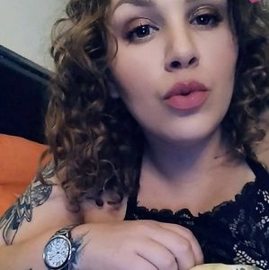 Meet your Posher, Yanira